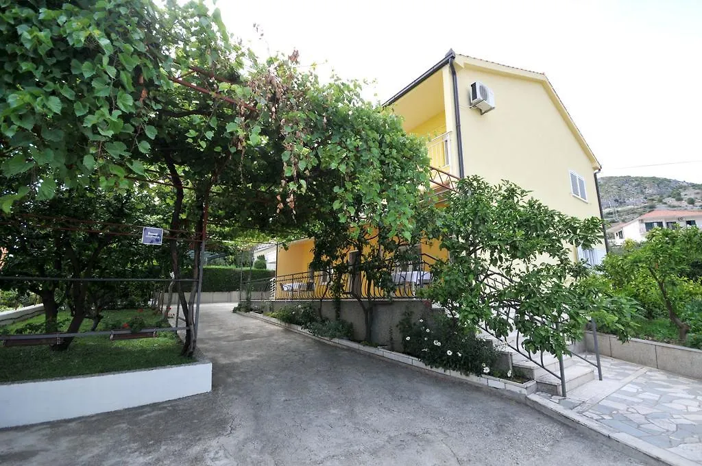 Apartments Marinko Trogir